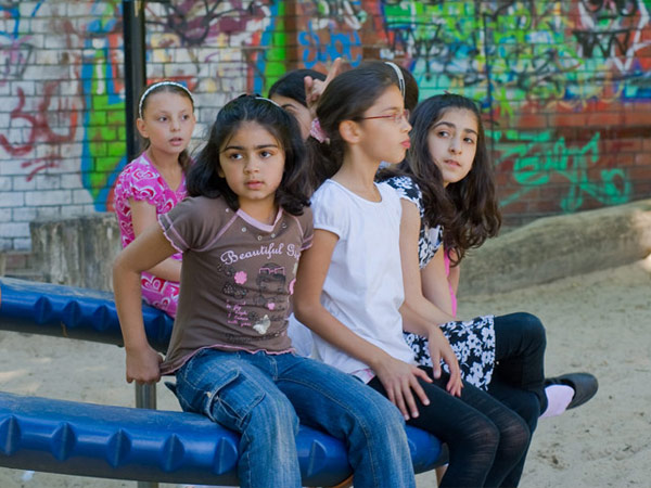 AHschoeneberg Kinder auf dem Spielpaltz